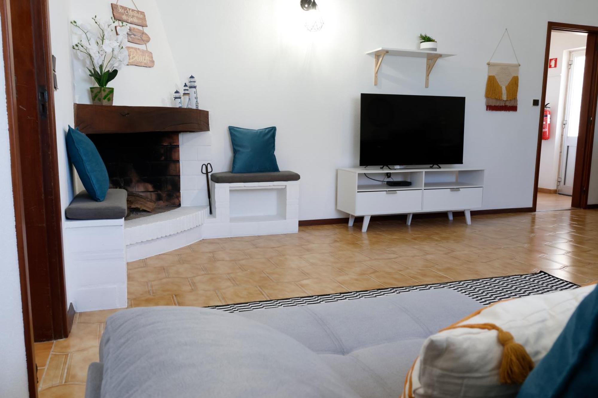 *Private Outdoor Area* 300M-Beach, Swing/No Stairs 상 마르티뇨 두 포르투 외부 사진